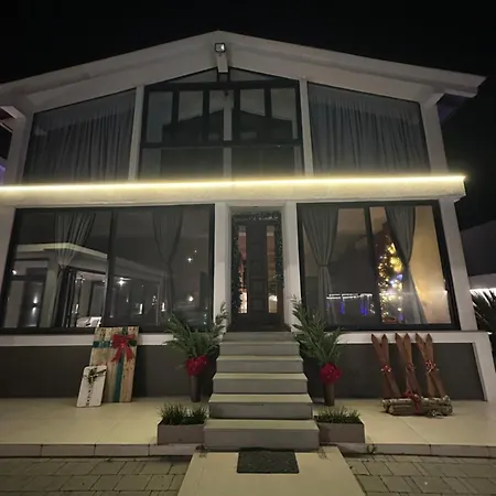 Isea Wood Villa