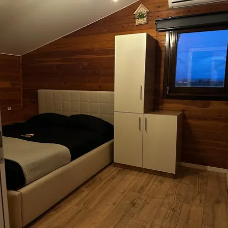Isea Wood Villa *
