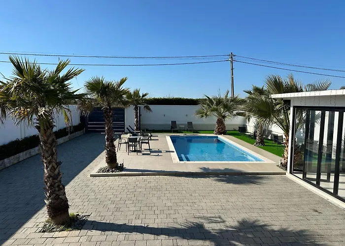 Isea Wood Villa Rrushkull (Durres)