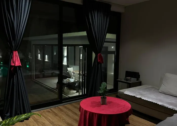 Isea Wood * Rrushkull (Durres)